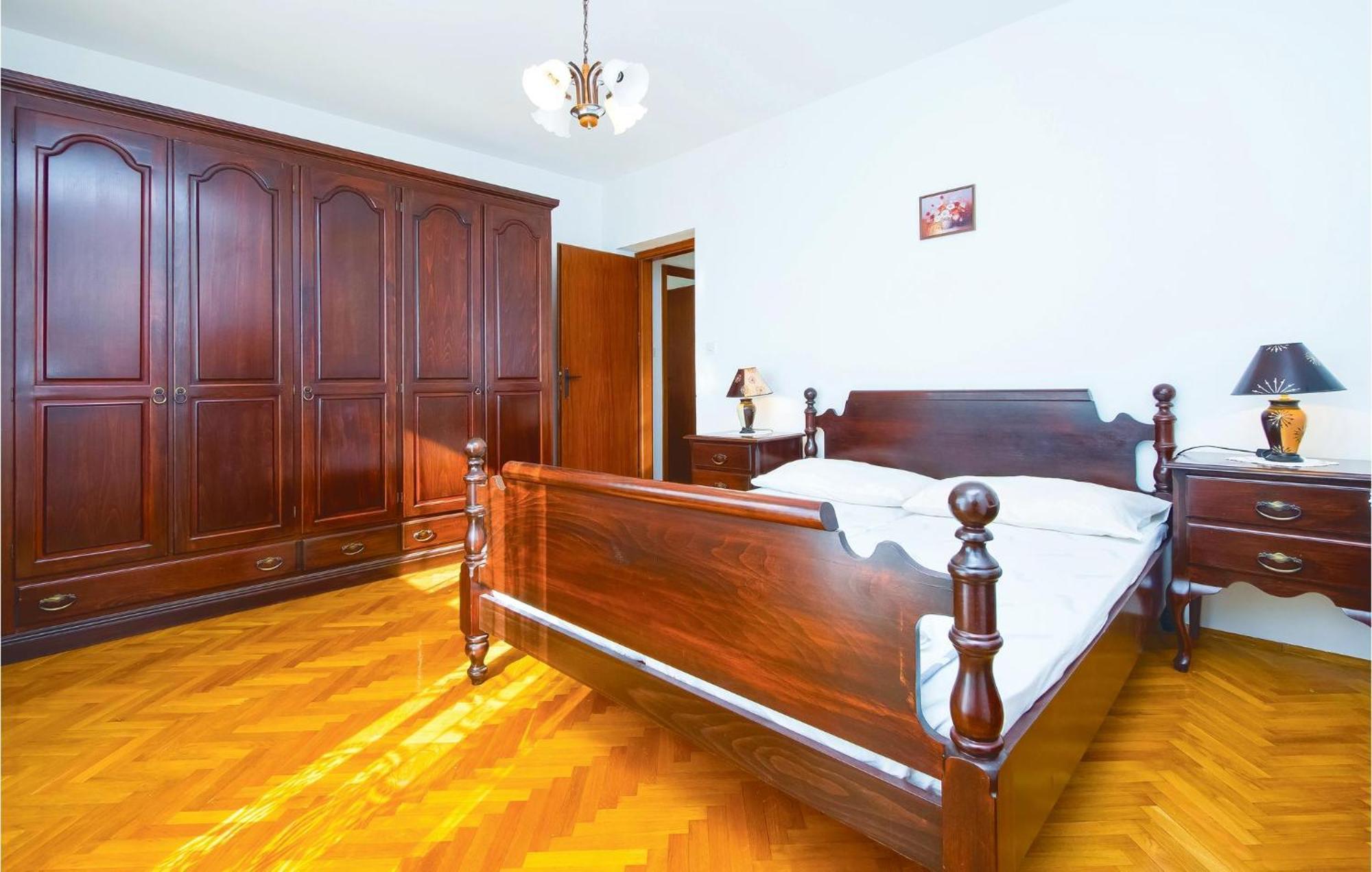 Three-Bedroom Apartment in Podstrana Buitenkant foto