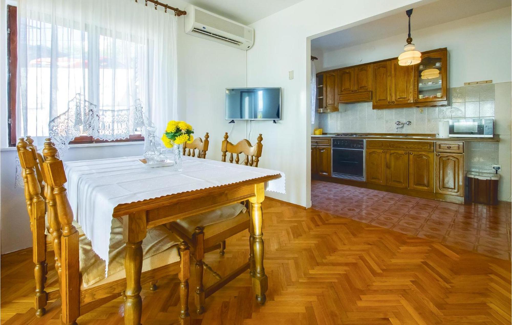 Three-Bedroom Apartment in Podstrana Buitenkant foto