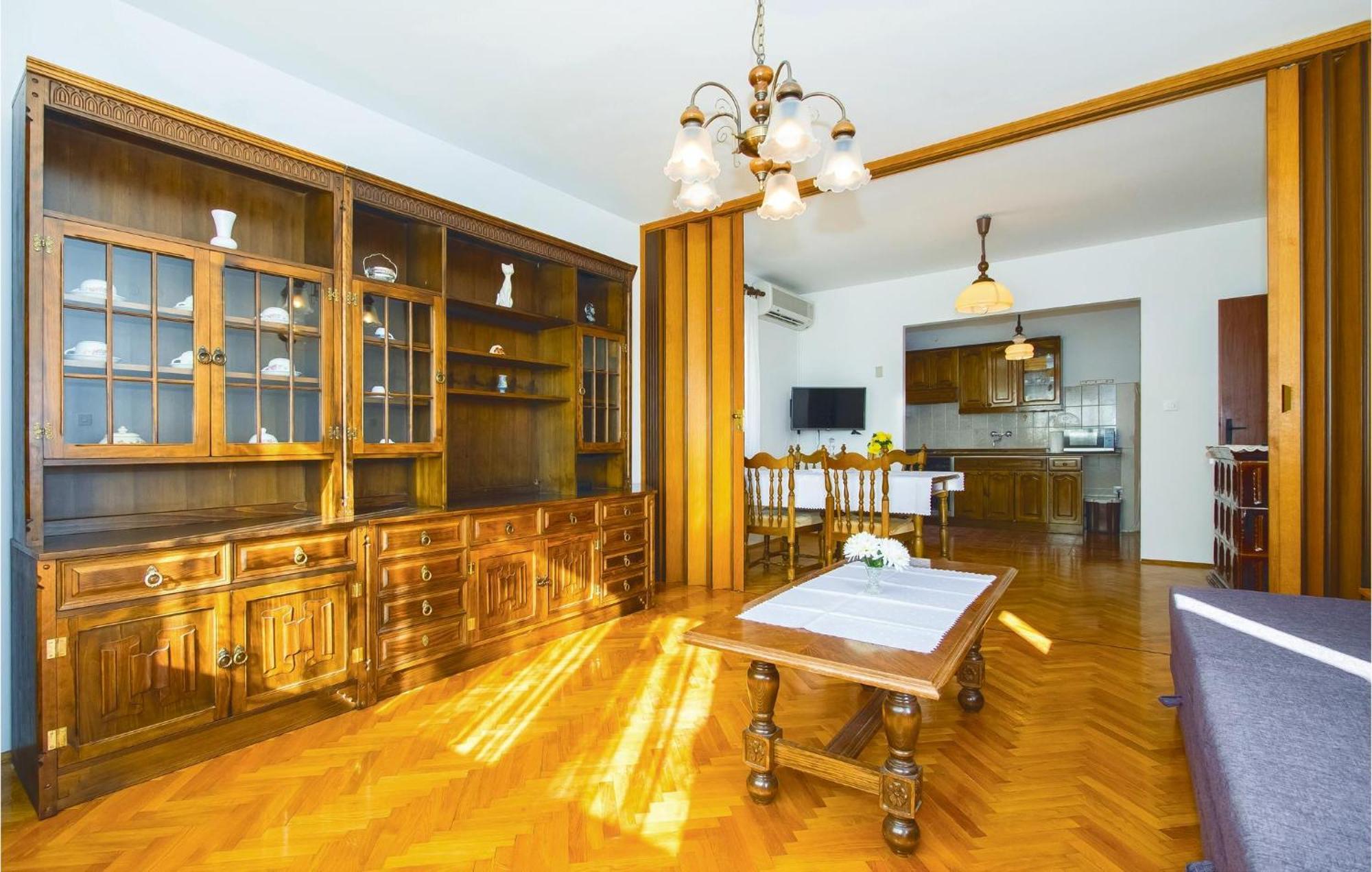 Three-Bedroom Apartment in Podstrana Buitenkant foto