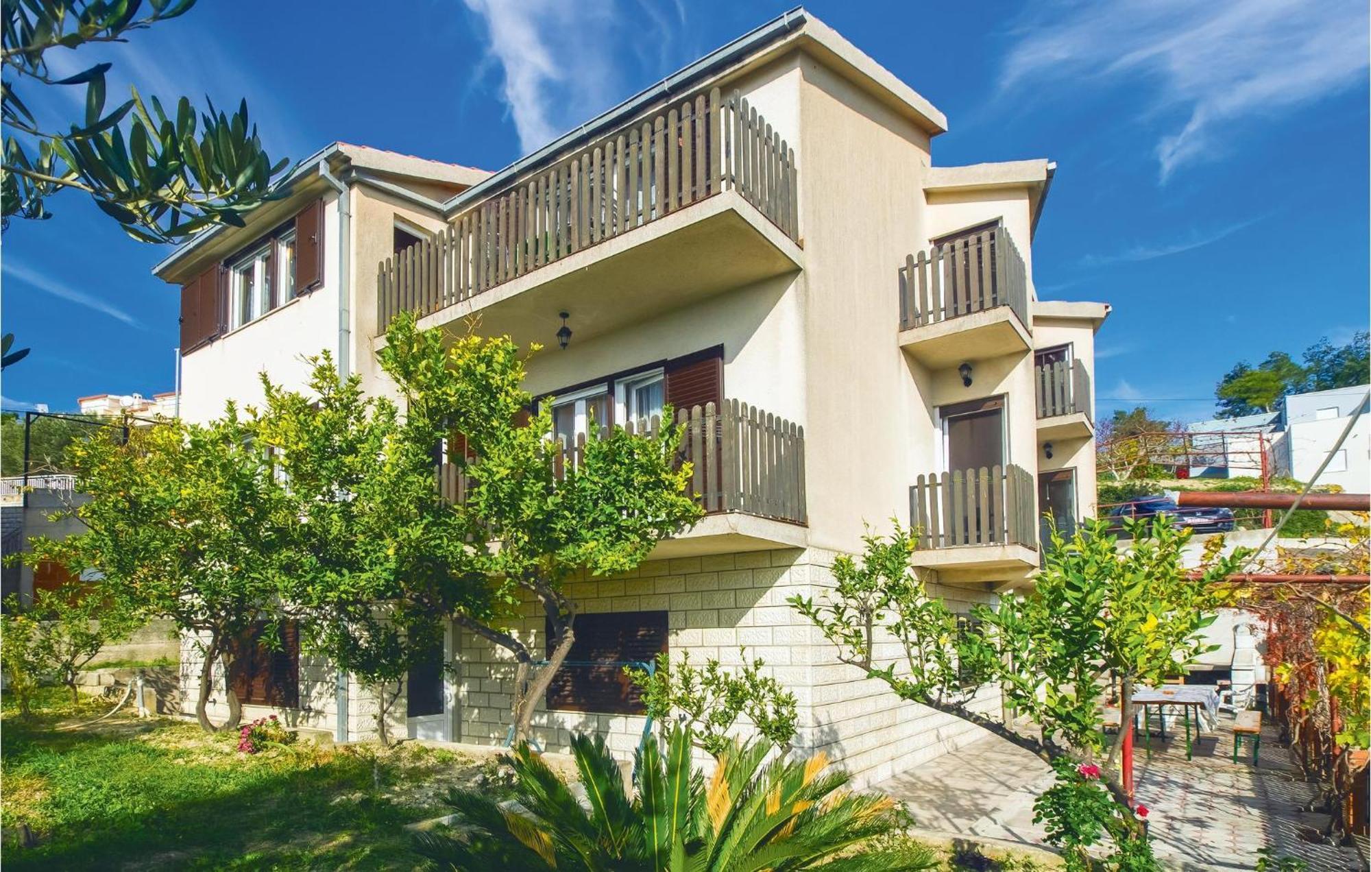 Three-Bedroom Apartment in Podstrana Buitenkant foto
